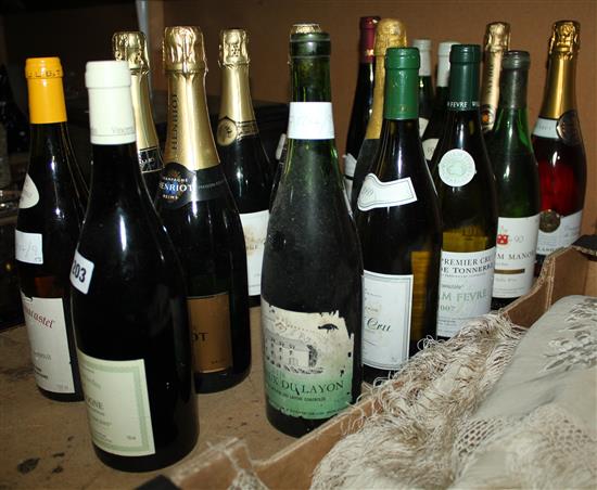 1 x Henriot Champagne, 6 x mixed sparkling wines and  7 x assorted white wines including 1 Chablis & 2 Mersault 1978 & 1980